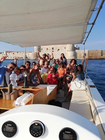 in barca a siracusa